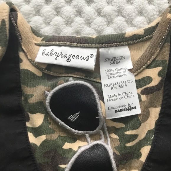 MILITARY NEWBORN BUNDLE NWOT - Picture 6 of 8